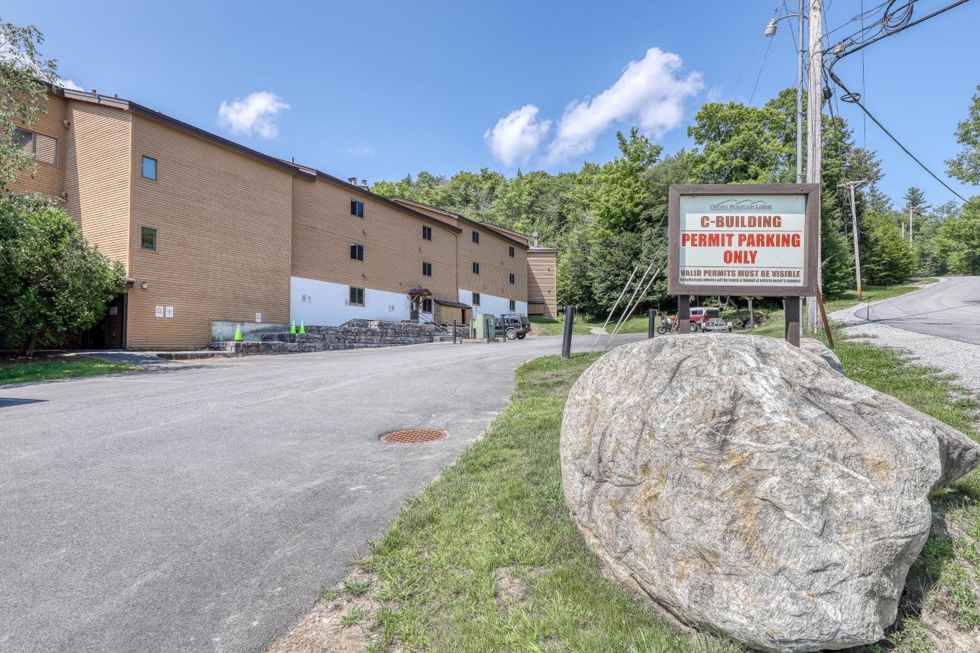 Okemo Mountain Lodge ลัดโลว์ ภายนอก รูปภาพ